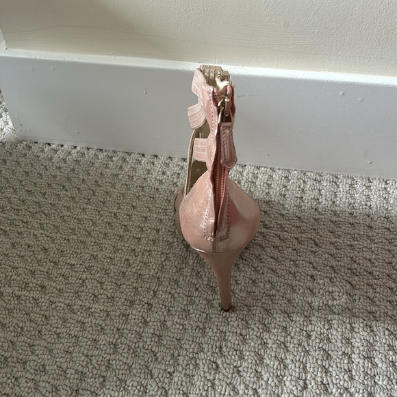 Brain Atwood rose gold heels with buckles - Picture 4 of 6